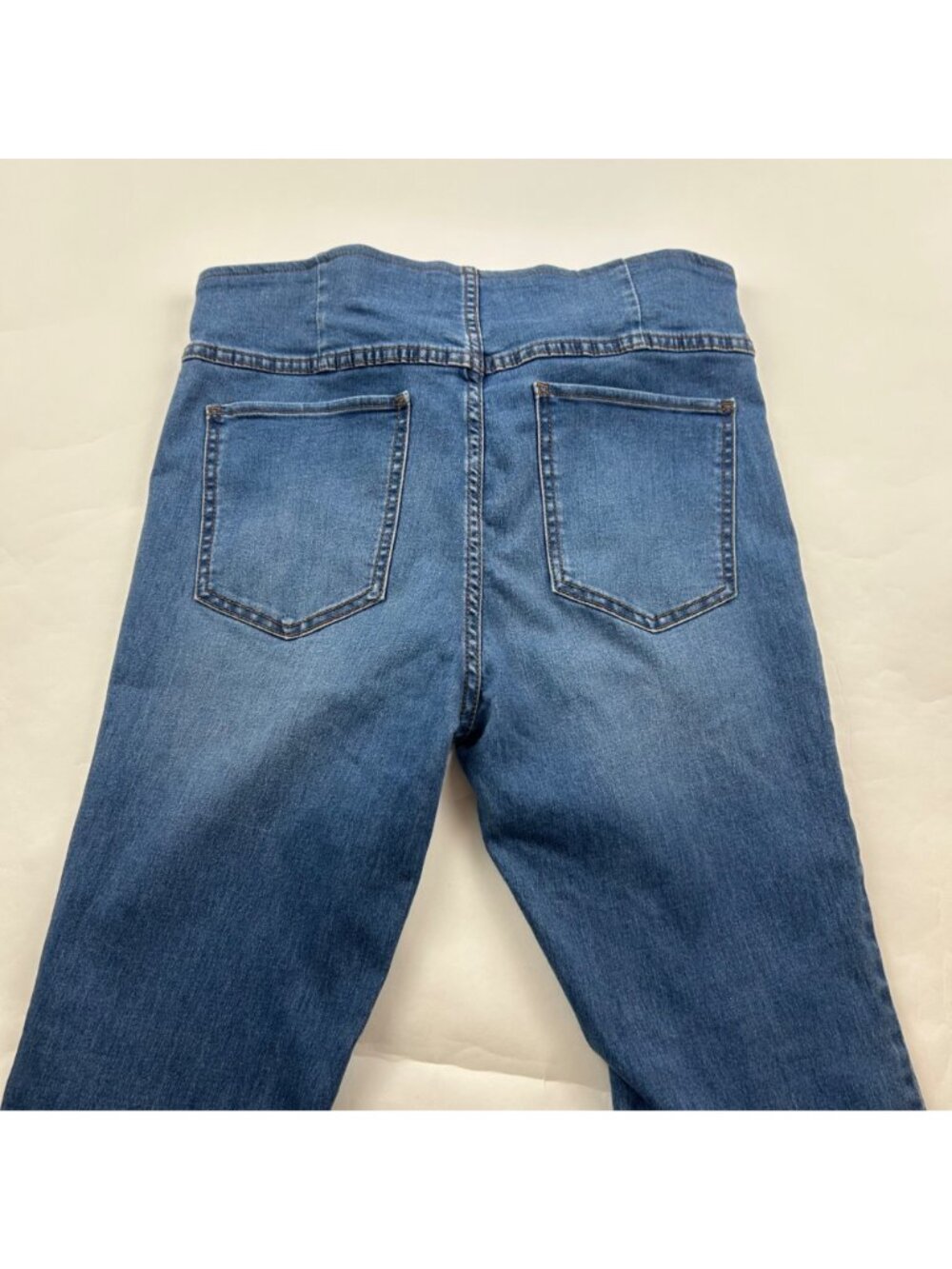 LONG We the Free People Medium Wash Stretch Denim Pull On Flare Jeans 31 - Picture 6 of 6